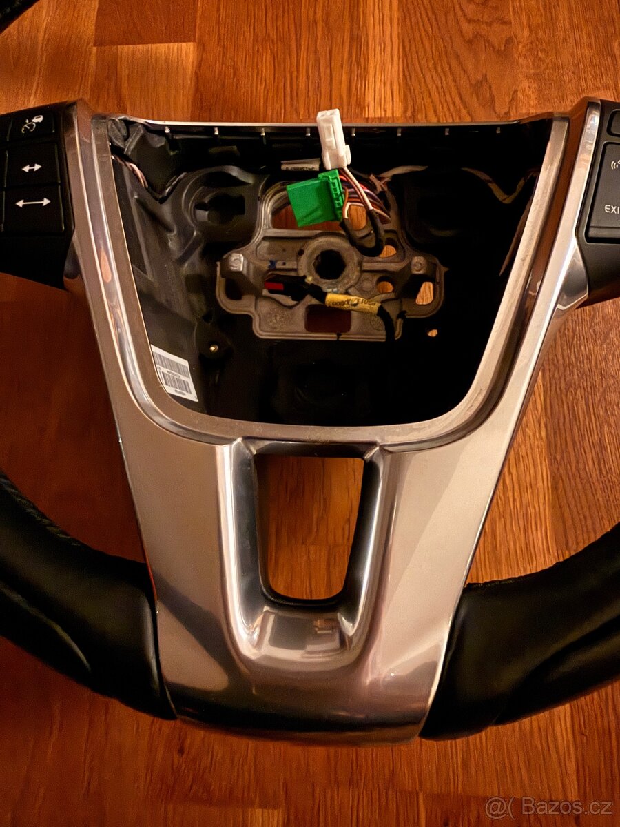 Vyhřívaný volant Volvo XC70 2014 - 4