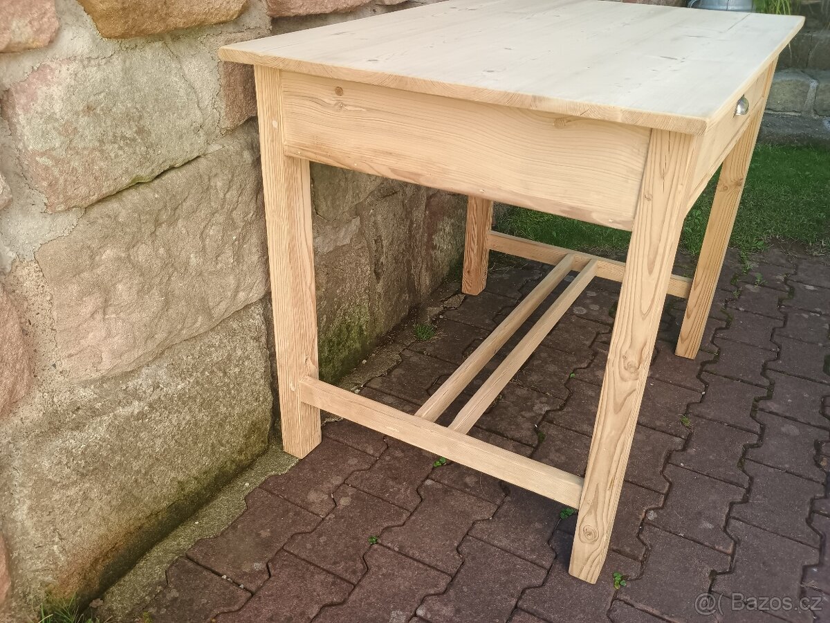 starý stůl s trnoží - 4