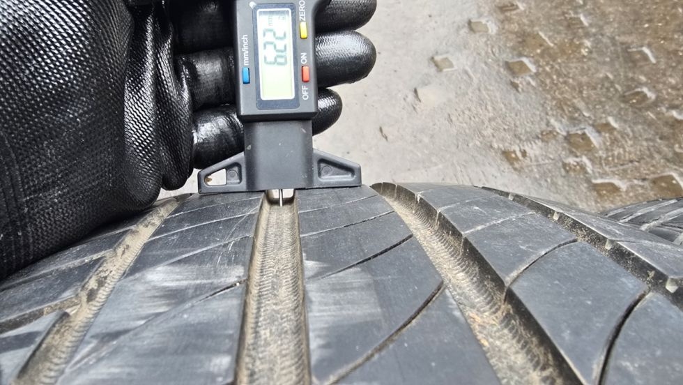 Letní pneu 215/55/17 Michelin - 4