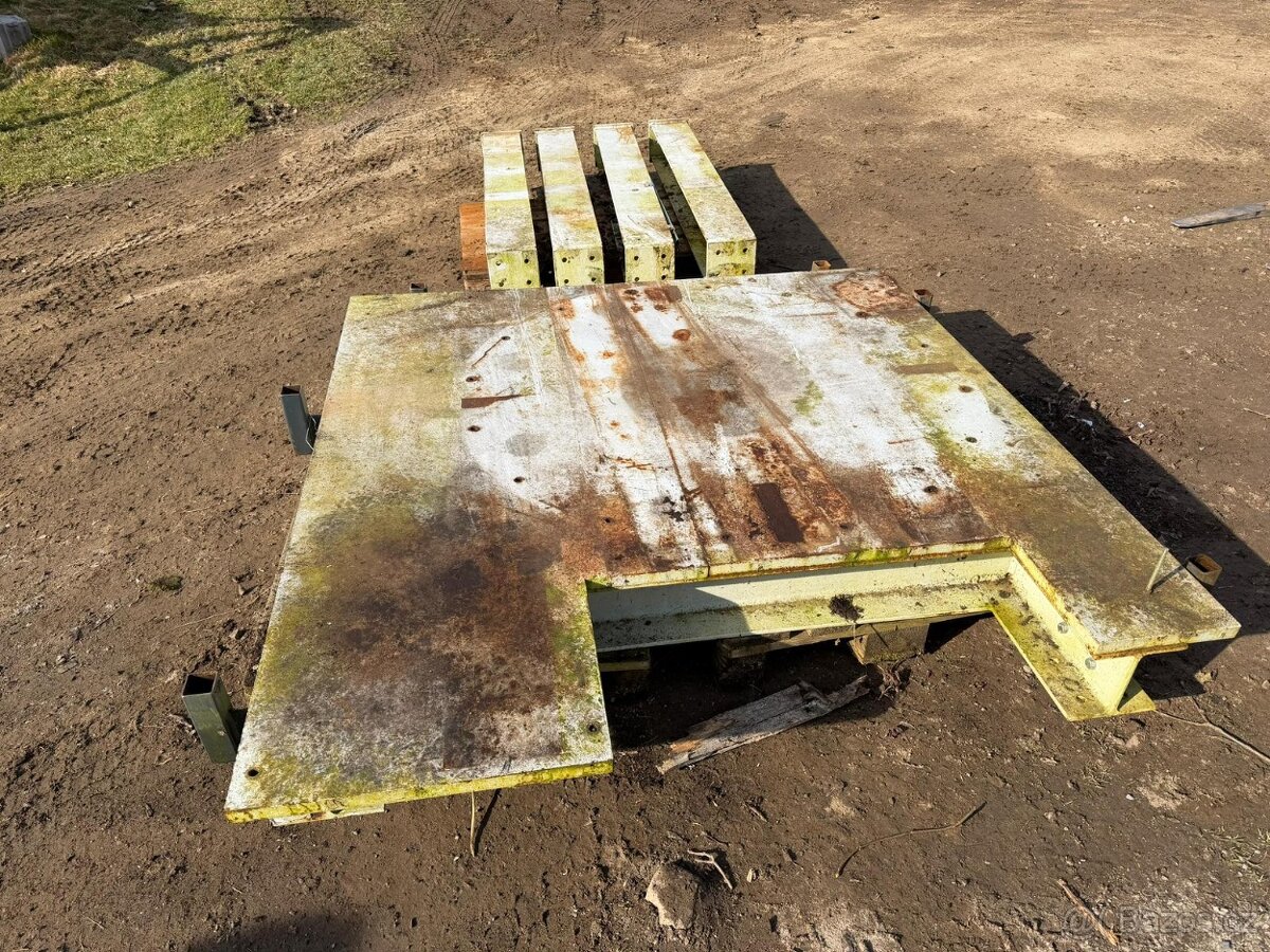 Masivní ocelový stůl - 4