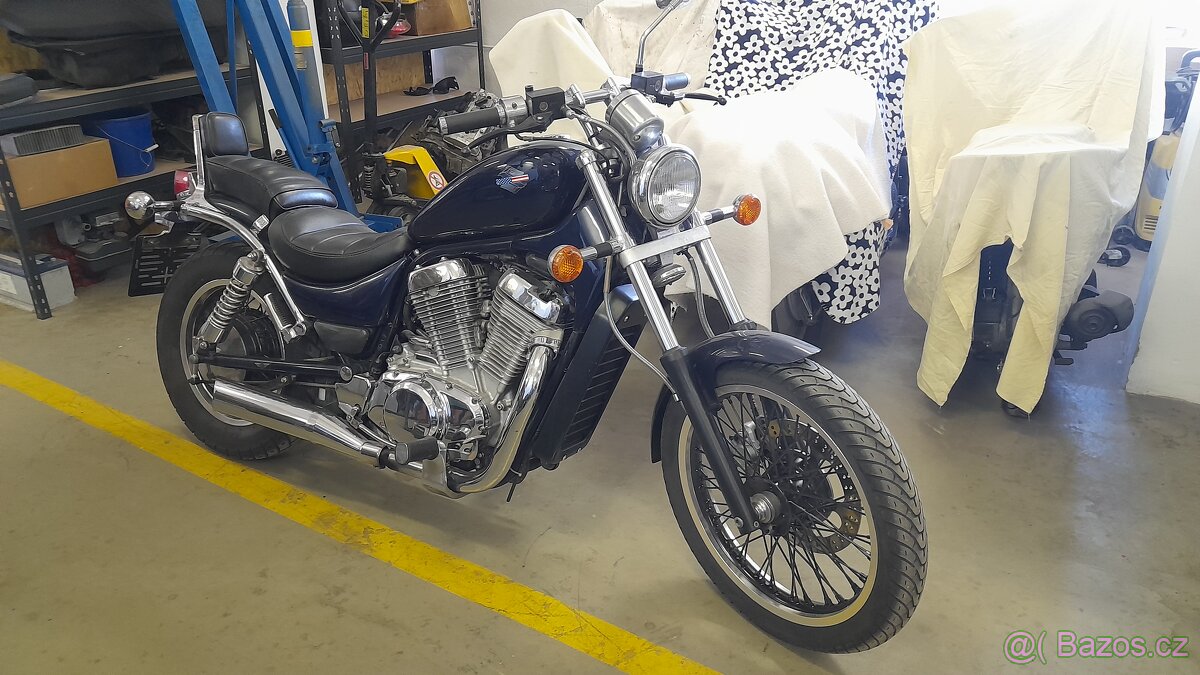 Suzuki Intruder 750 - 4