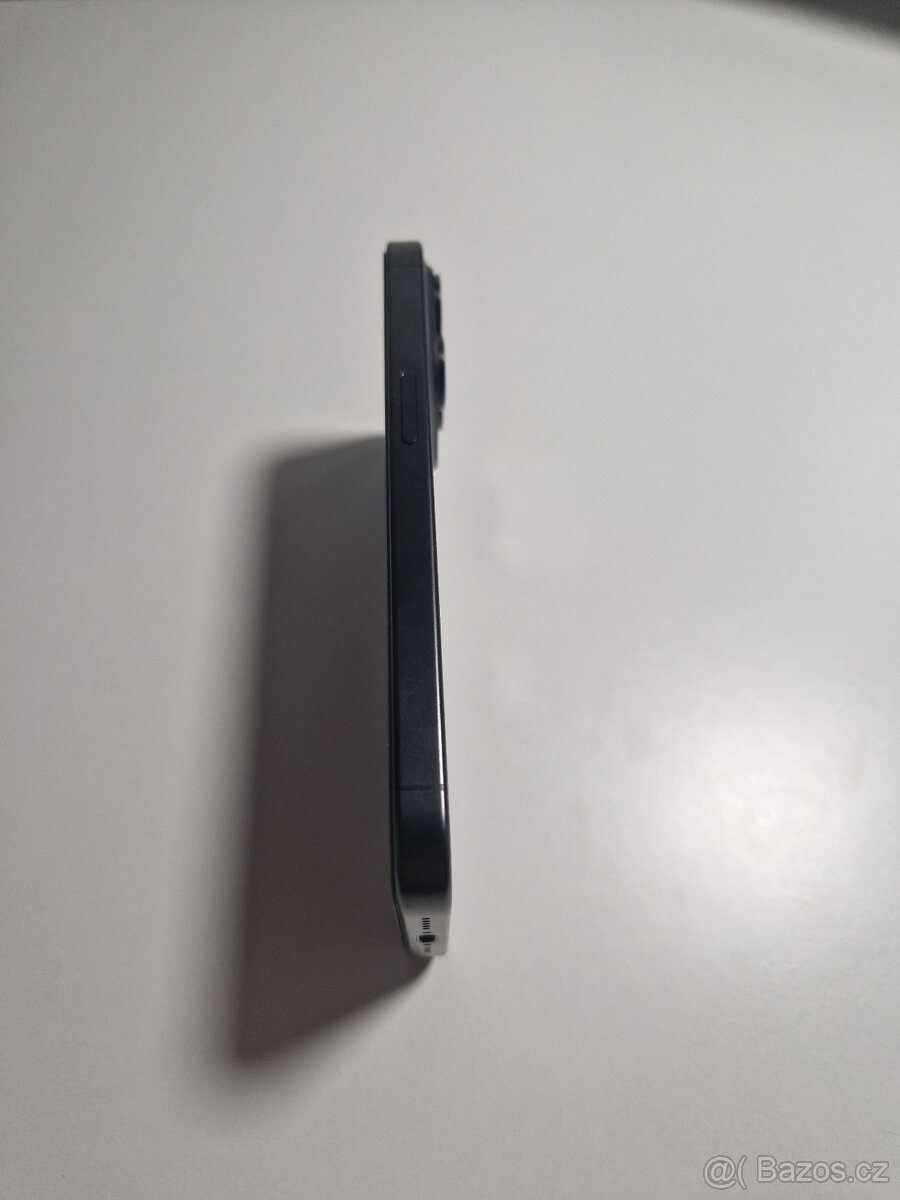 iPhone 15 Pro - 128GB - titanium black - 4