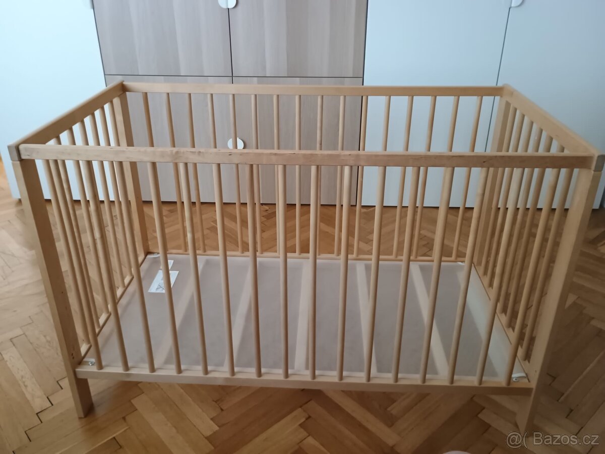 Dětská postýlka s veškerým vybavením - 4