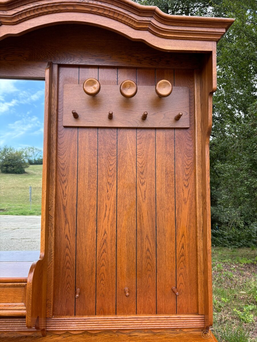 Masivní předsíňová stěna - 4