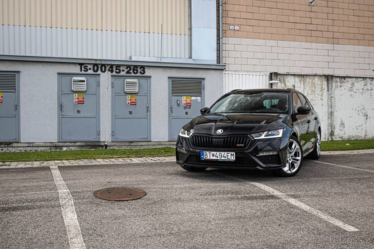 Škoda Octavia Combi 2.0 TDI RS DSG - 4