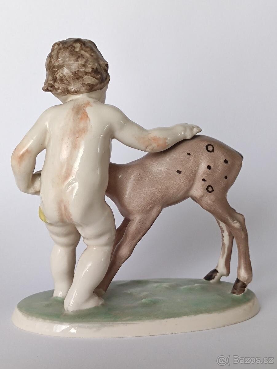 Starožitná soška, figurka, dítě krmí srnče, Hertwig, 14cm - 4