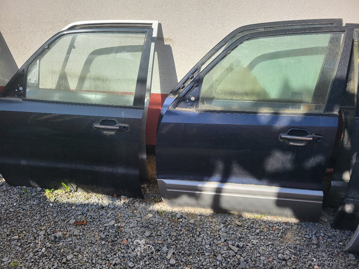 MITSUBISHI - PŘEDNÍ DVEŘE - 4