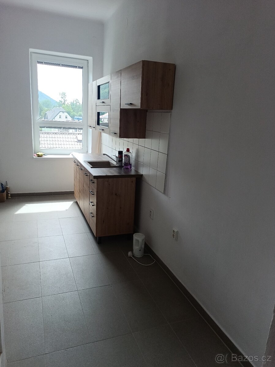 Pronájem bytu 2+1 Hanušovice - 4