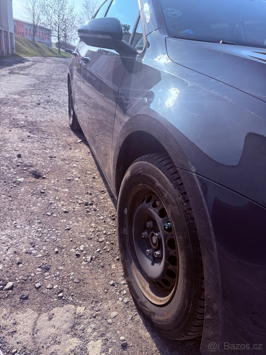 VW Golf combi variant 1,6tdi 81kw r.v.2015 - 4