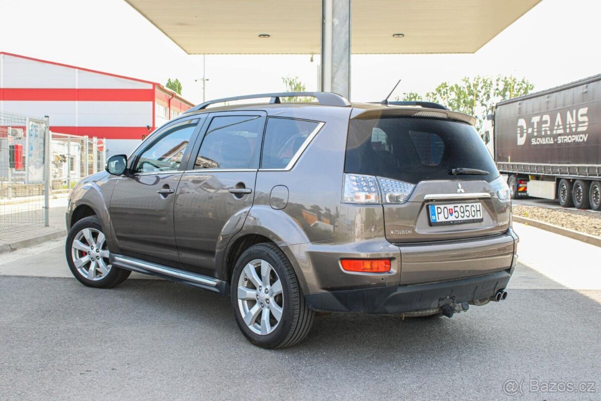Mitsubishi Outlander 2.2 DI-D 4x4 - 4