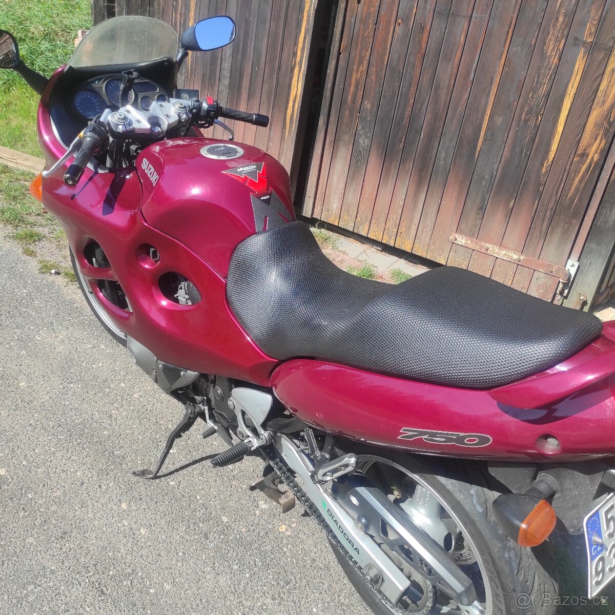 Suzuki GSX 750f - 4