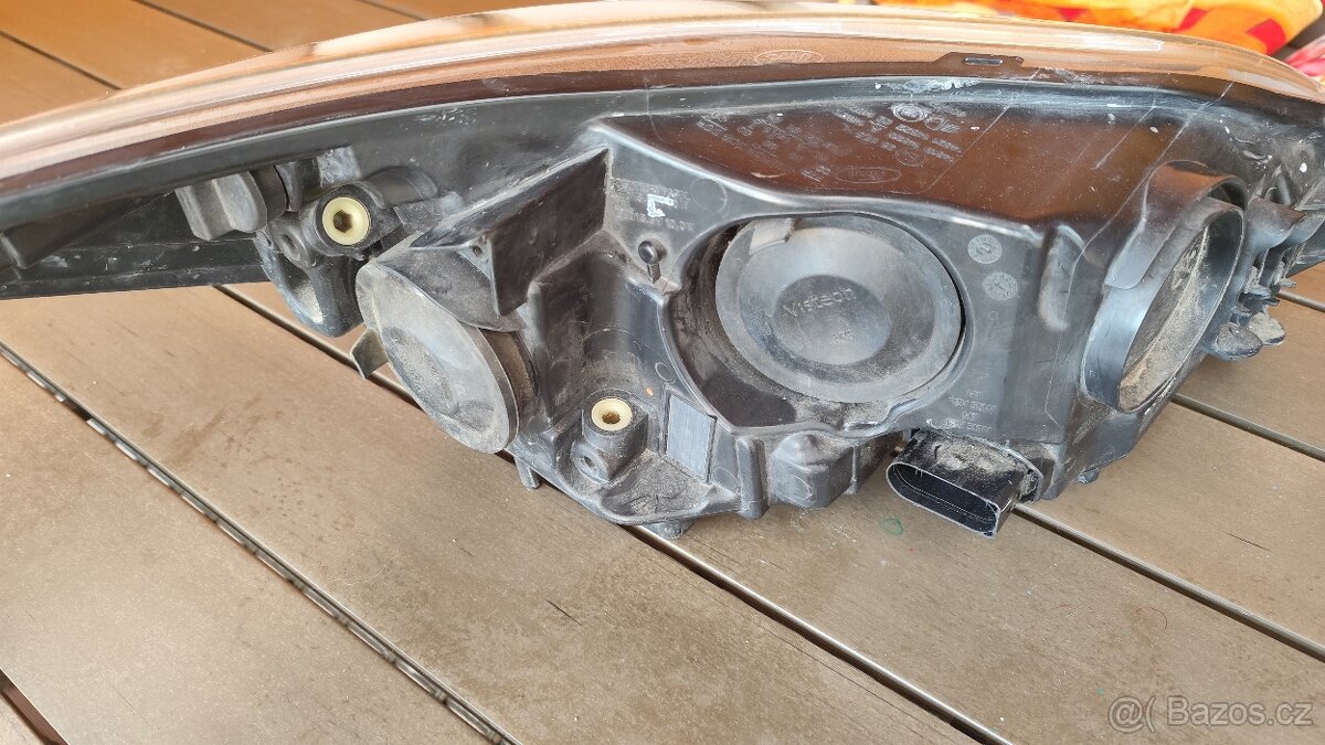 Levé světlo na Ford Focus mk3 - 4