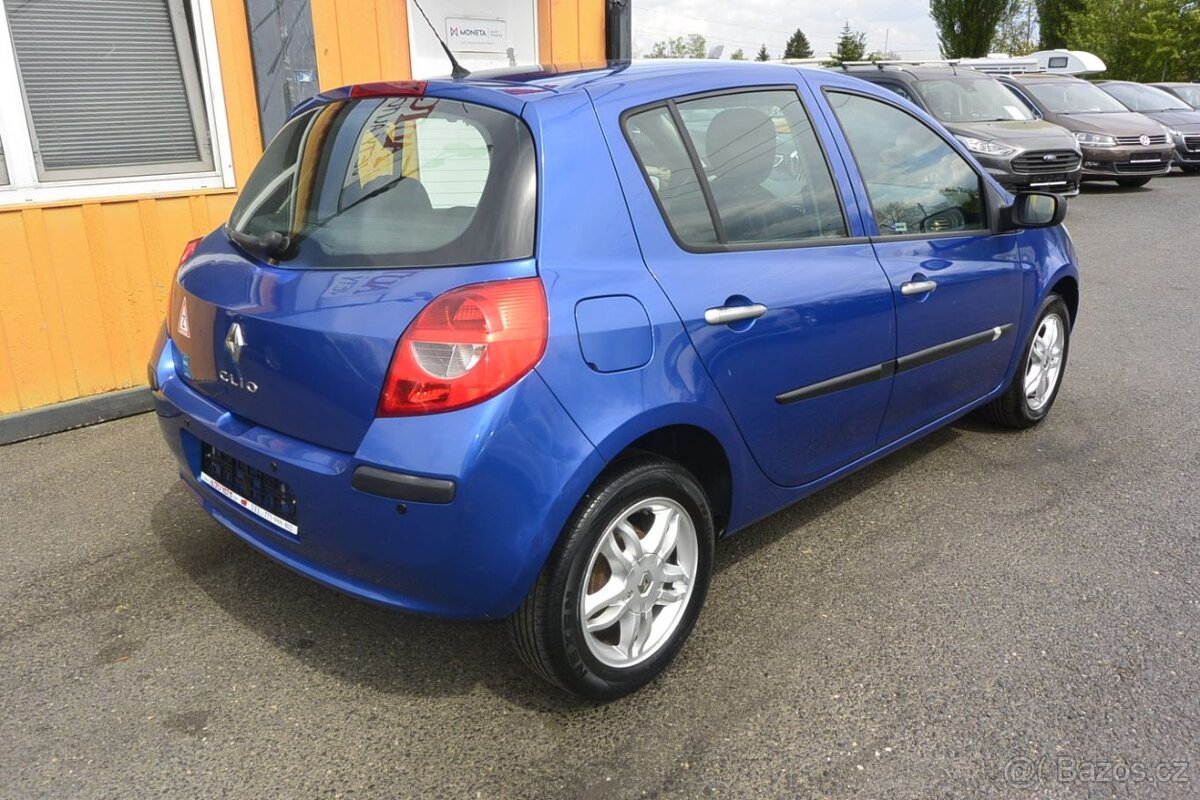 PRODÁM Renault Clio 1.2i - 4