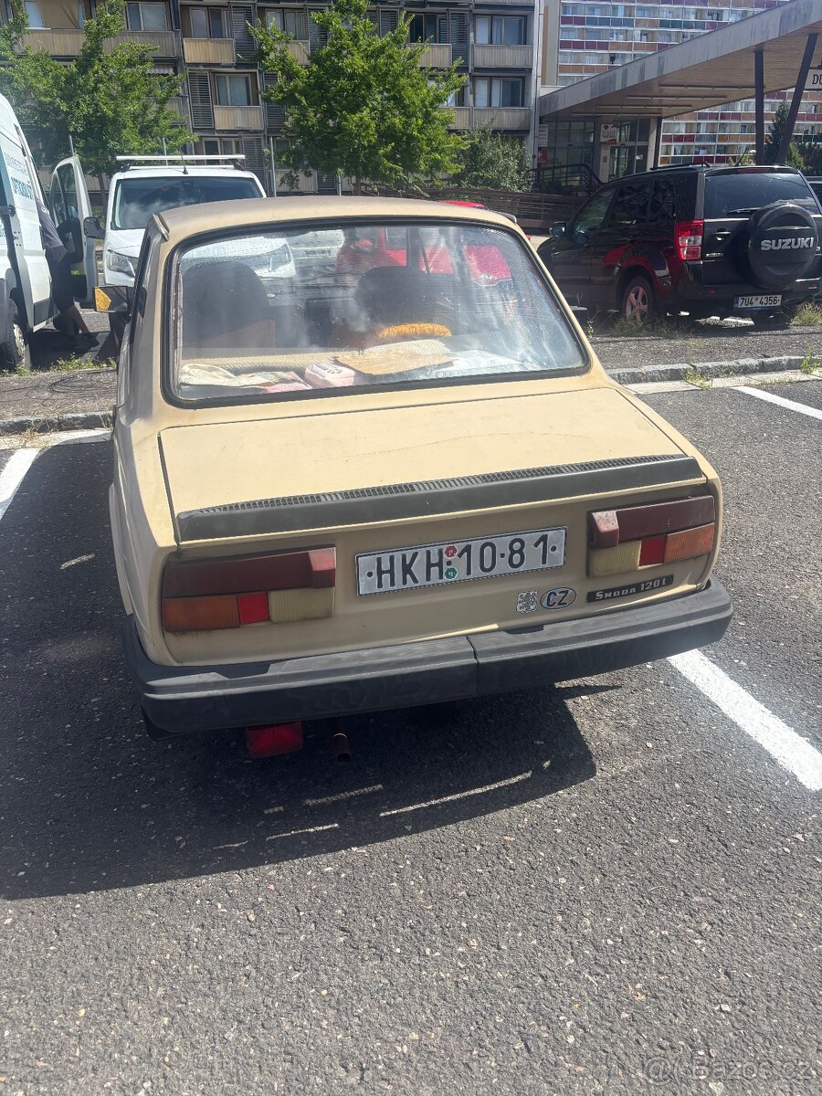 Škoda 120L - 4