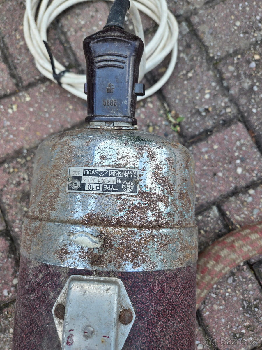 Vysavač starožitný - 4