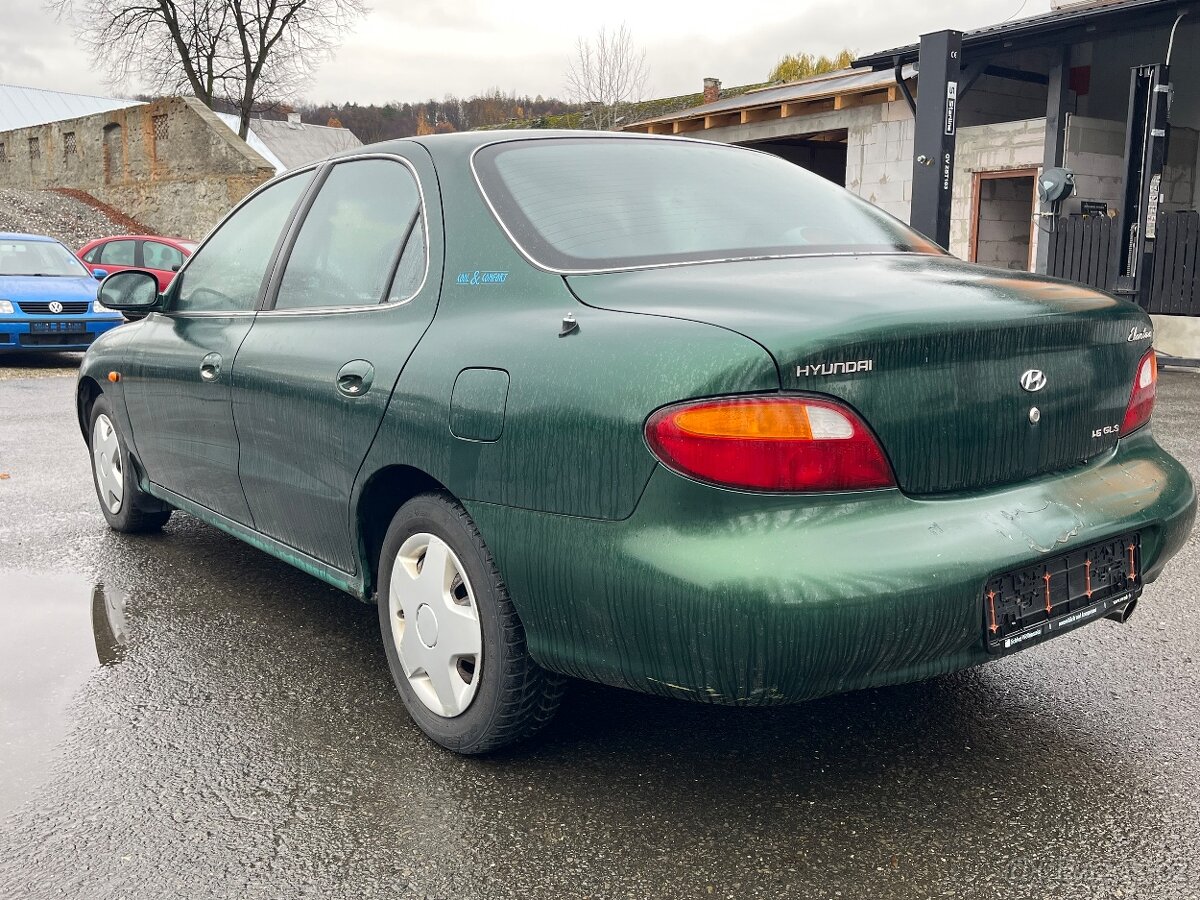 Hyundai Elantra 1.6i - naj. 120tis. - 4
