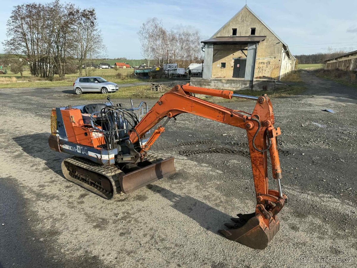 JAPONSKÝ MINIBAGR KUBOTA KX014 1400KG - 4