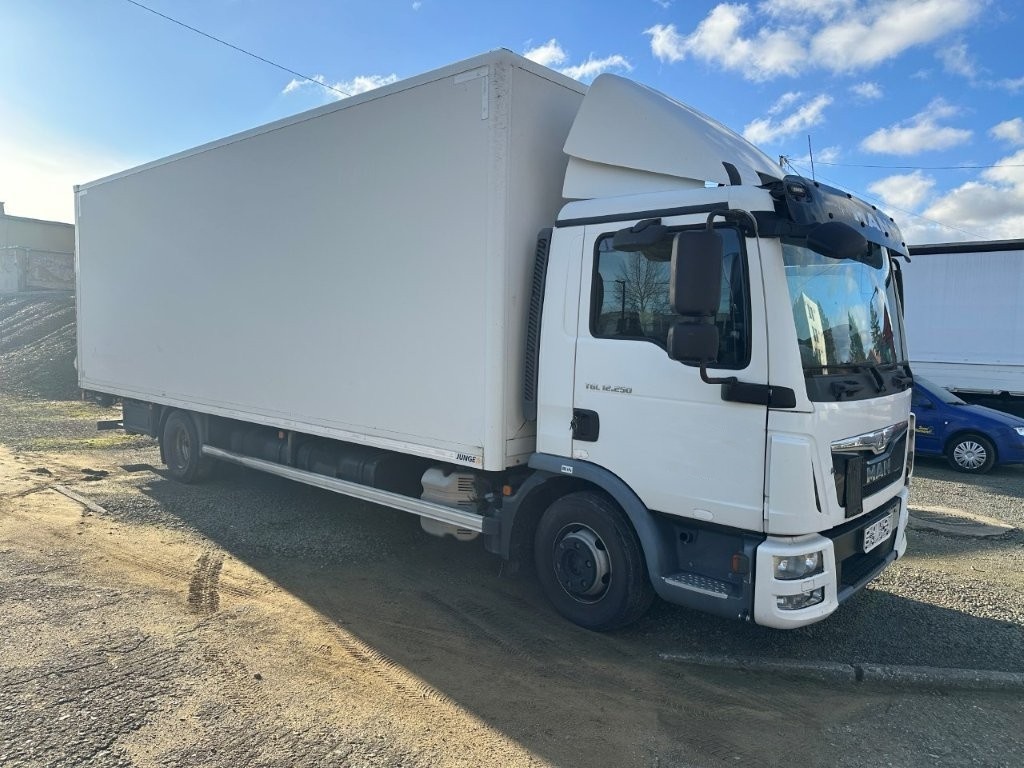 MAN TGL 12.250 , skříň, čelo, klima E6 - 4