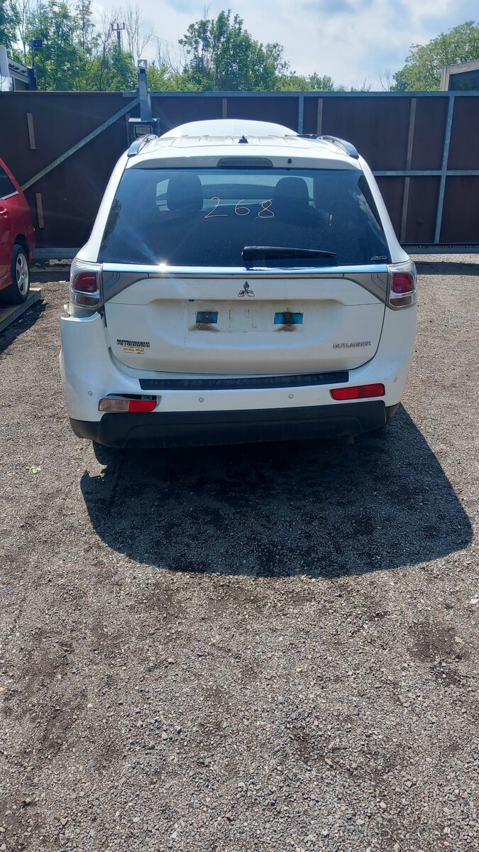 Mitsubishi OUT III 2.2DID 4N14 aut 110kw r.v.2014 - 4