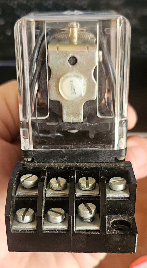 Staré el. magnetické relé - 4