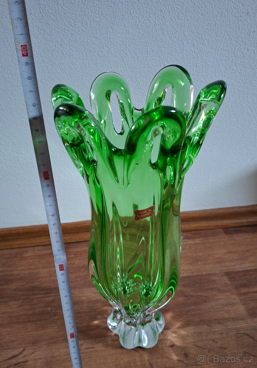 Váza skleněná . - 4