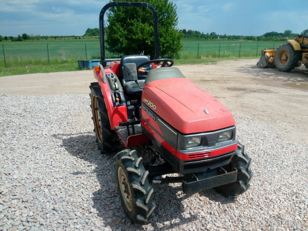 malotraktor Mitsubish MT 200 - 4