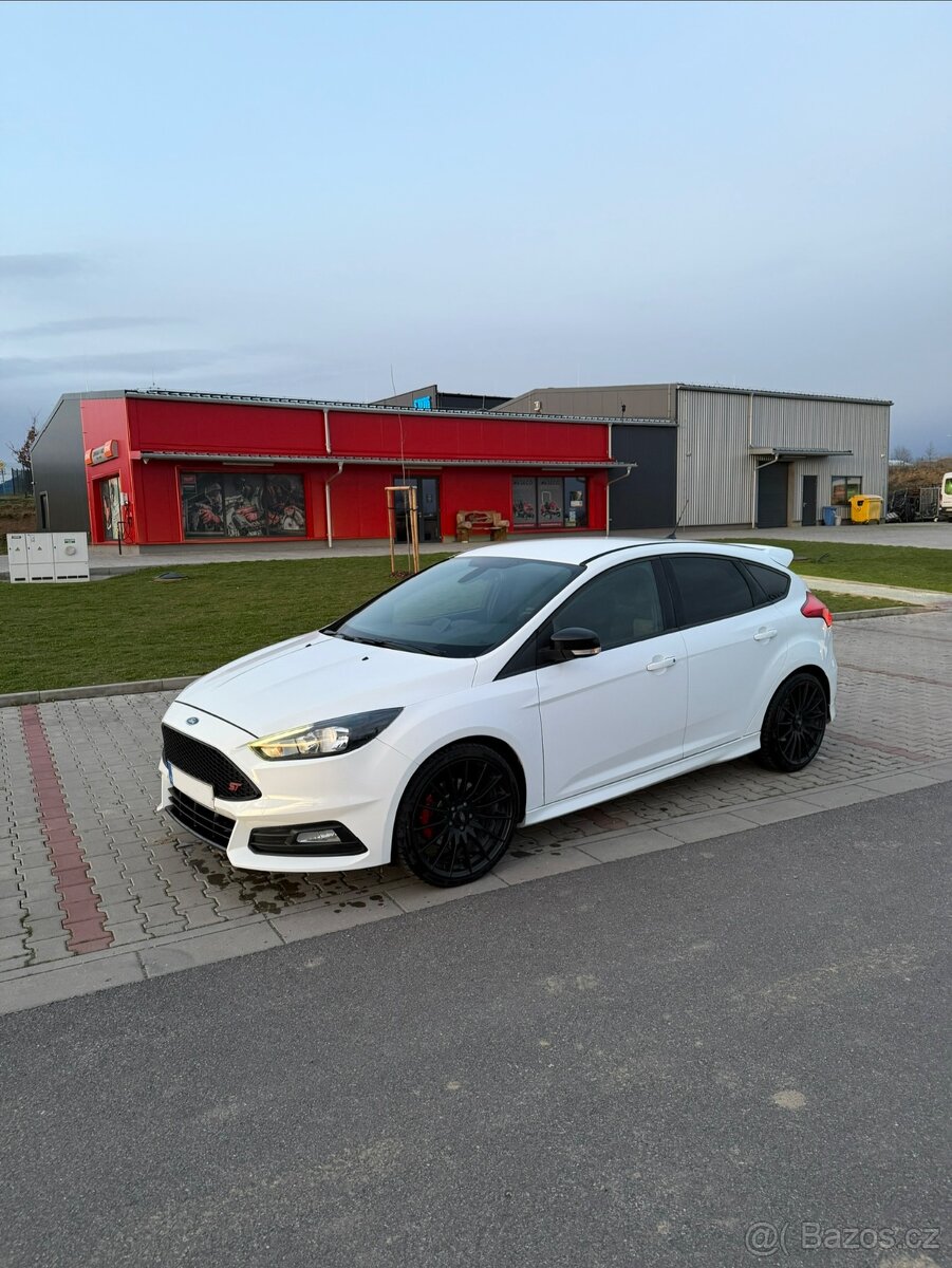 Ford focus mk3 ST facelift - 4