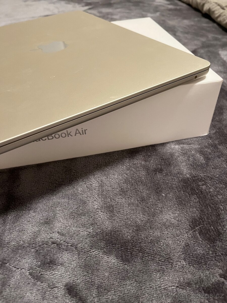 MacBook Air 13” M3 CZ 2024 Hvězdně bílý - 4
