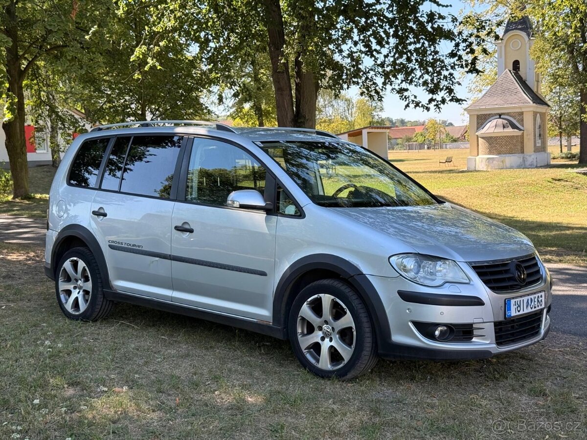 VOLKSWAGEN TOURAN Cross 2.0TDi - 4