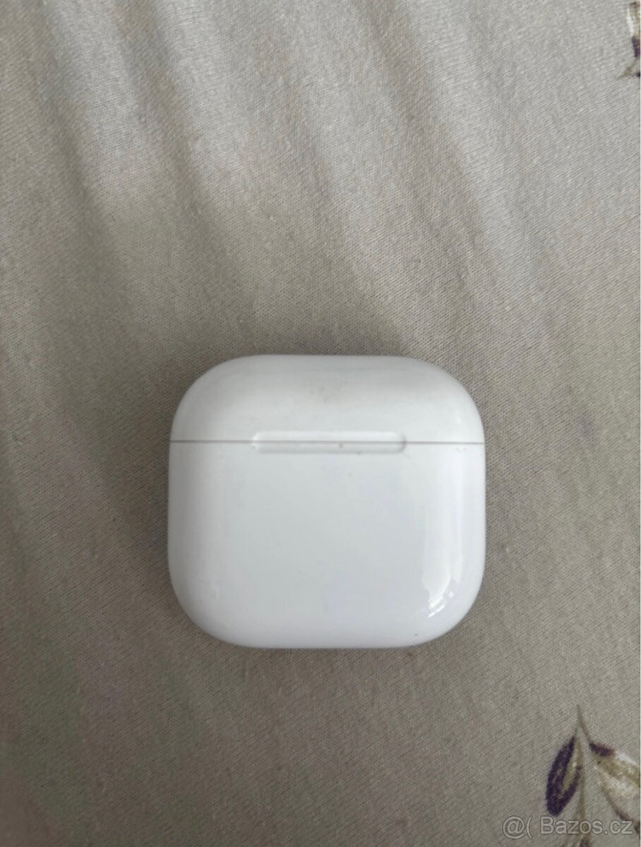 Airpods 4 nabíjecí pouzdro - 4