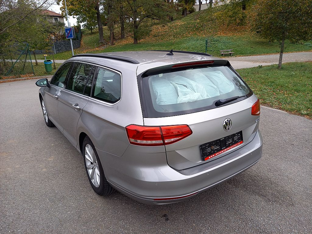 Volkswagen Passat 2,0Tdi 110kw klima+Navi+SERVIS - 4