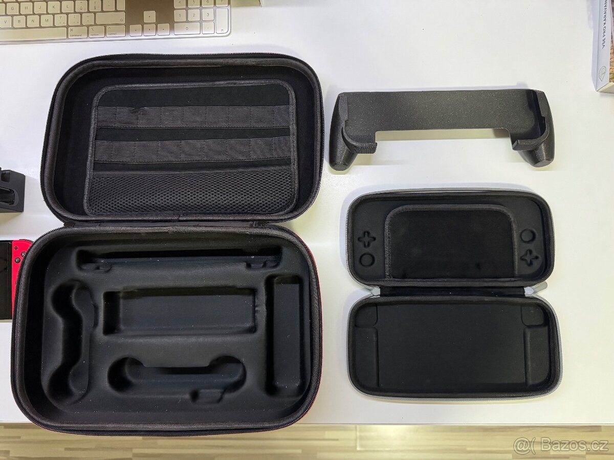 Nintendo Switch OLED 64GB s příslušenstvím a pouzdry - 4