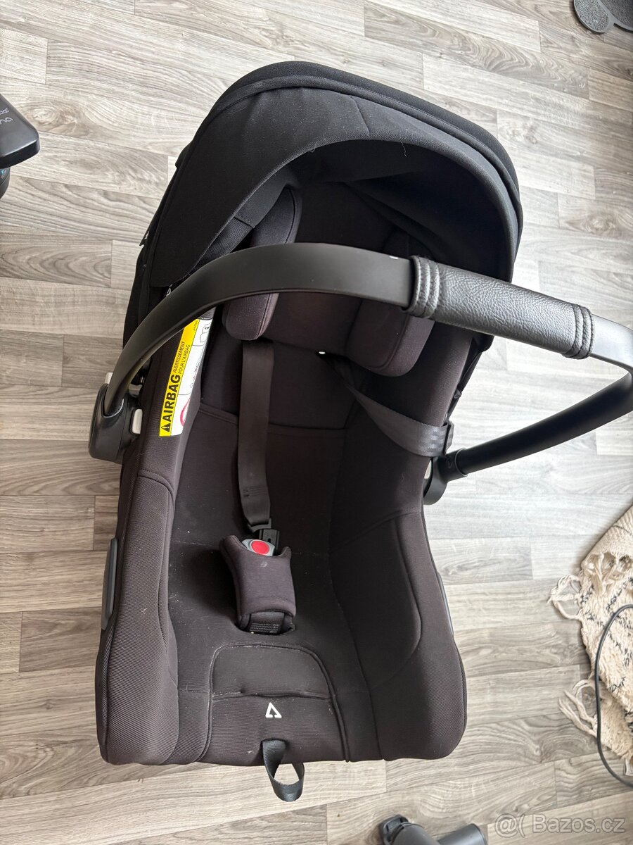 Dětská autosedačka Bugaboo BLACK + 2x base - 4