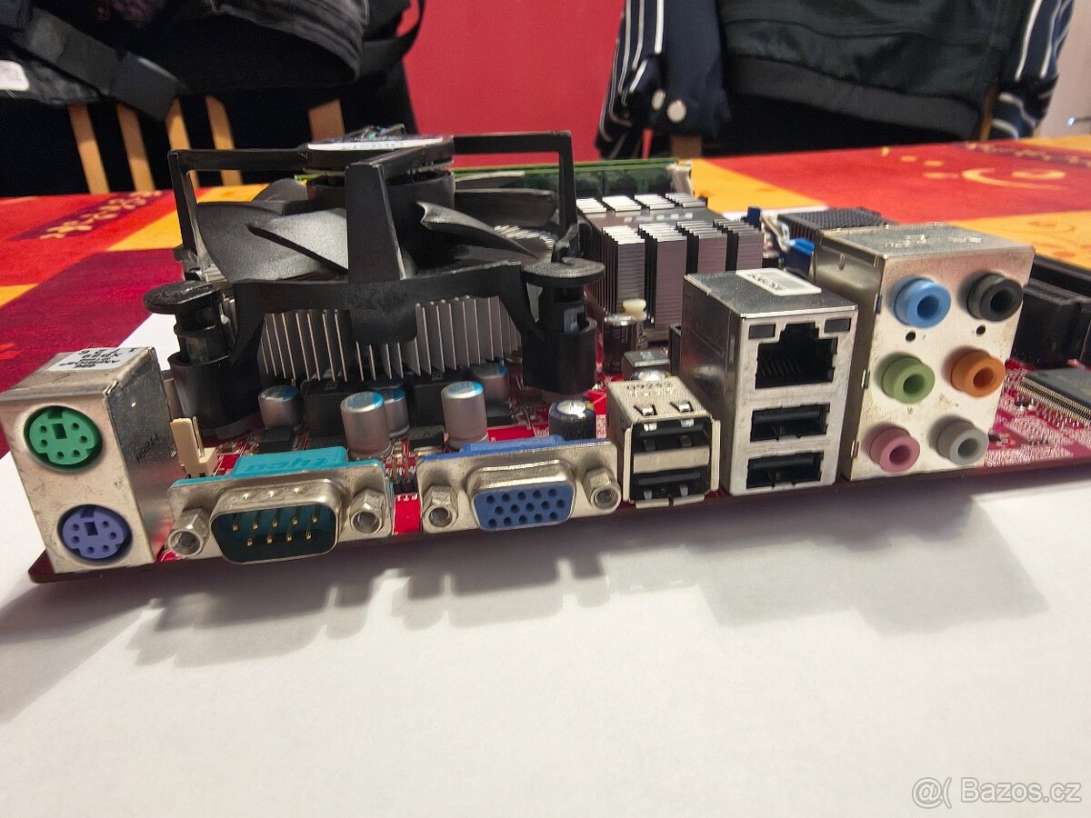 MSI G31TM-P35 + Intel Pentium E5200 + 2x2GB DDR2 - 4