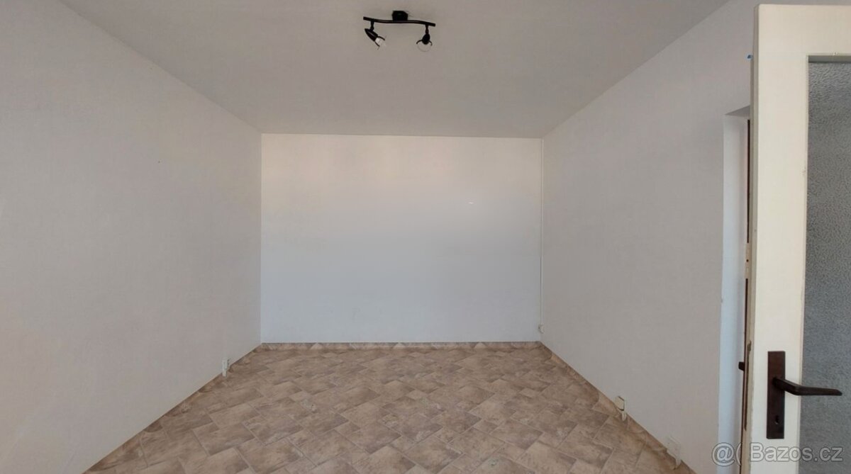 Pronájem bytu 1+1, ul. SNP, Jirkov - 4