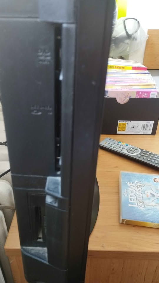 Televize s vestavěným DVD + originální dvd - 4