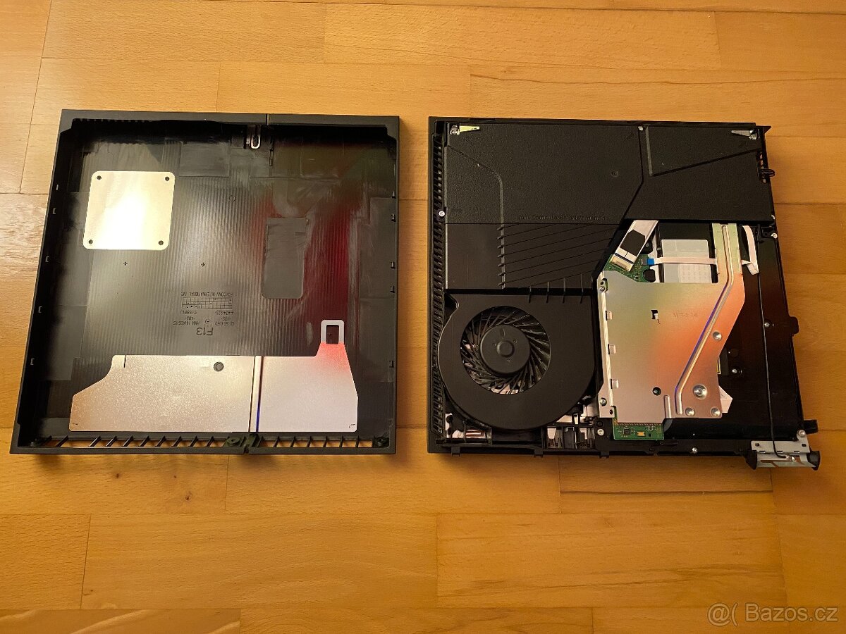 PlayStation 4 500GB + 2x DualShock 4 + PS4 Kamera - 4