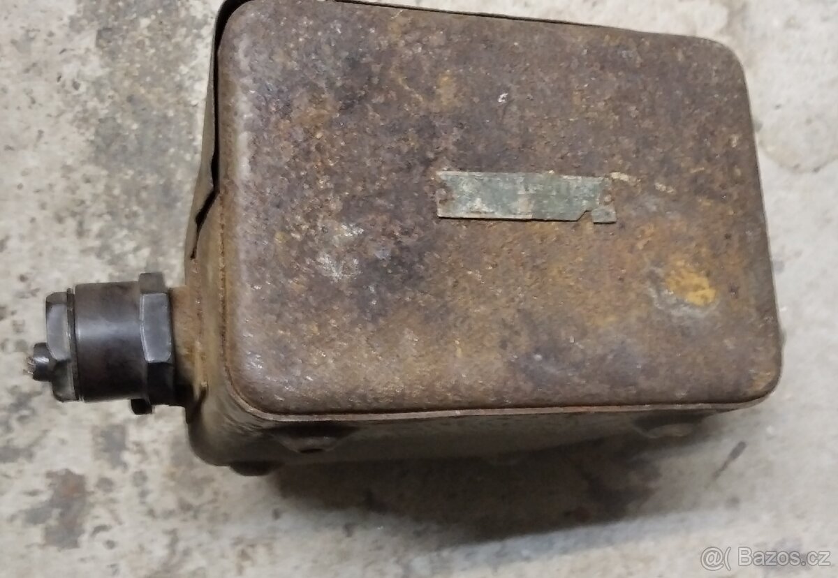 Prodám vypínač/prodám starý vypínač/prodám vypínač na pilu - 4