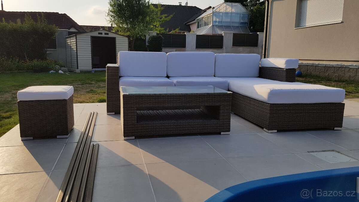 Prodám luxusní ratanovou soupravu - 4