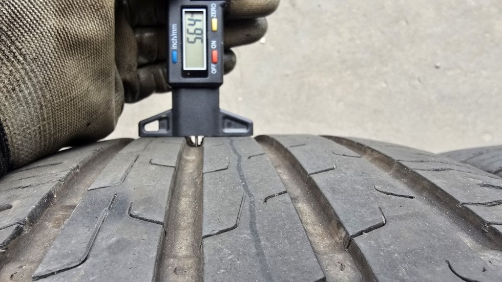 Letní pneumatiky 235/45/18 Continental - 4