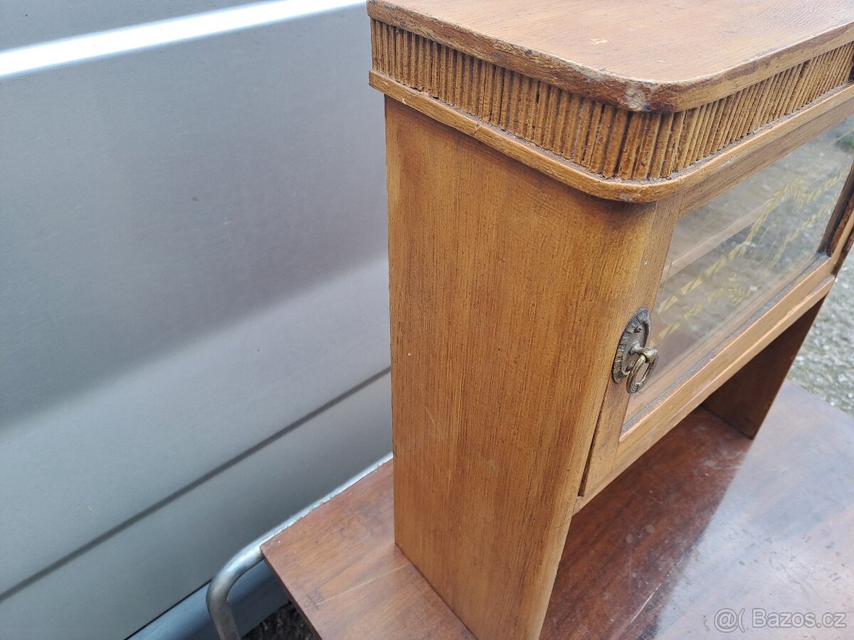 skříňka - polička - lékárnička č.1 - 4