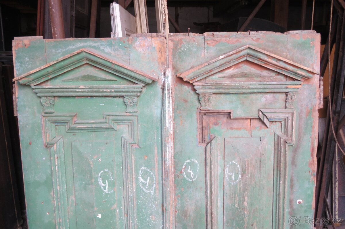 4/ Staré vchodové dveře - 4