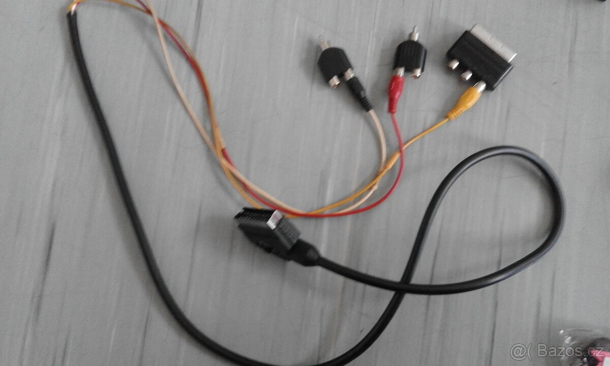 Kabeláže Mix SCART a CINCH , cena za vše - 4