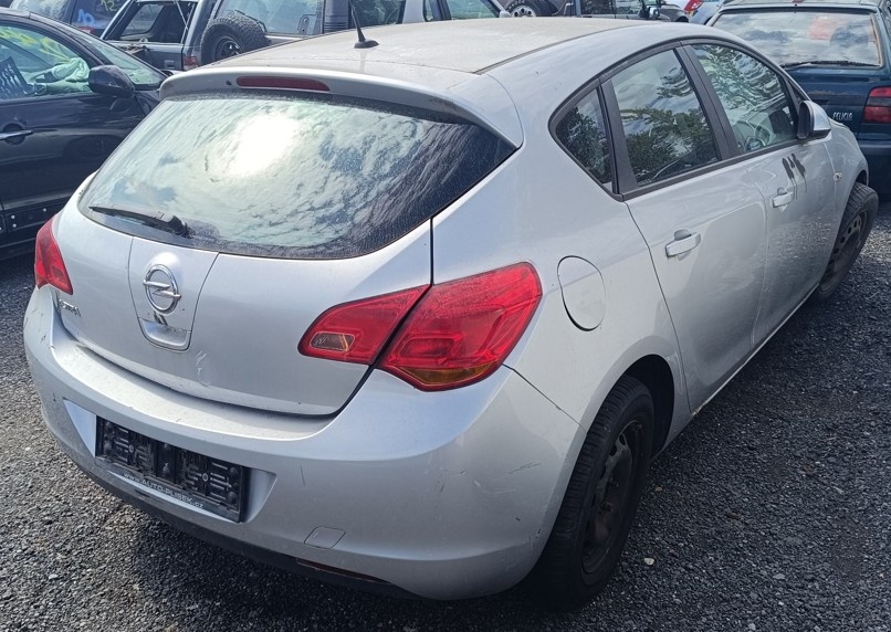 ND z Opel Astra 1248.cm3 70.kw nafta r.v.2011 (K60) - 4