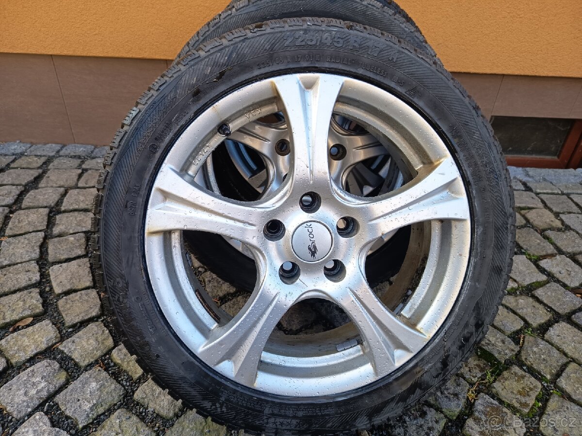 Zimní sada 5x114,3 pneu 225/45/17 Barum - 4