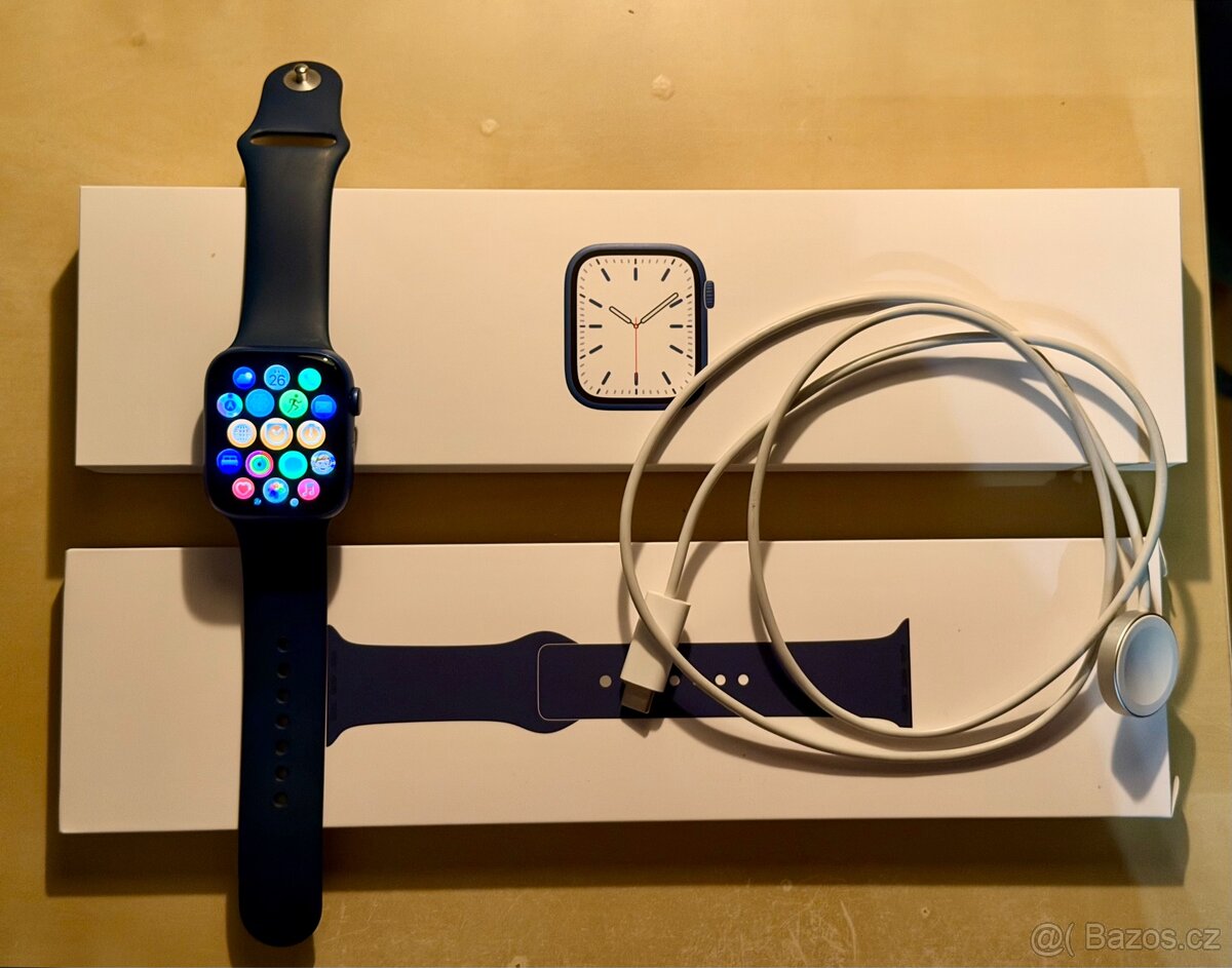 Apple Watch Series 7 45 mm modré - 4