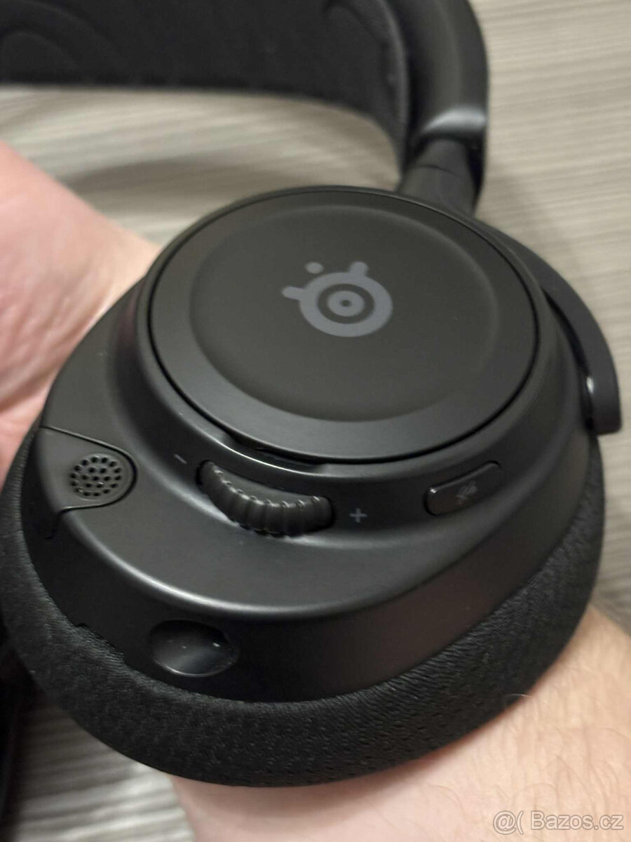 Herní sluchátka SteelSeries Arctis Nova 7 - 4