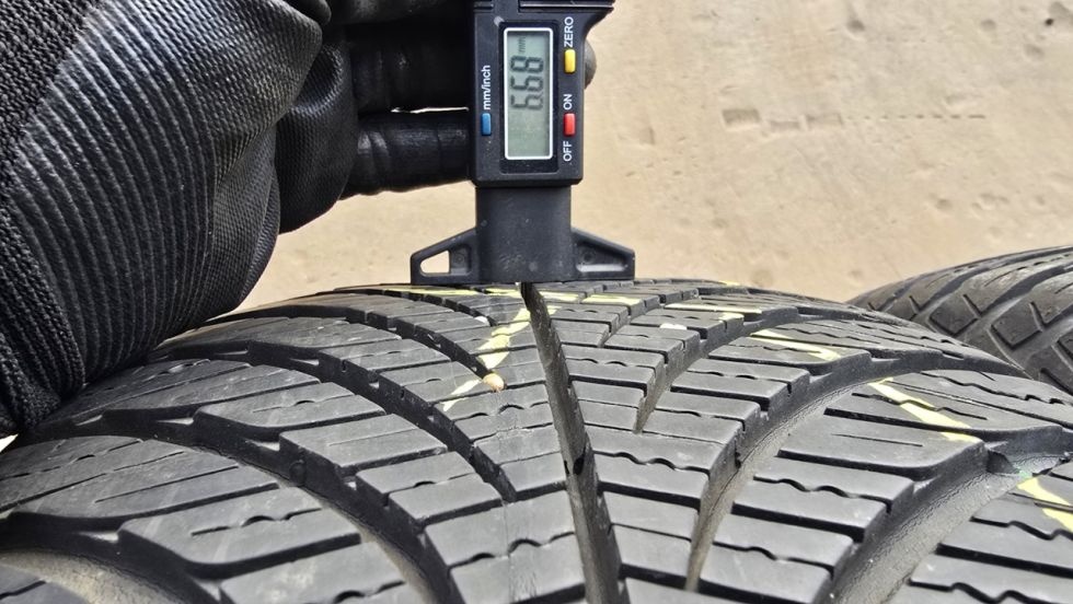 Celoroční pneu 215/55/17 Good Year - 4