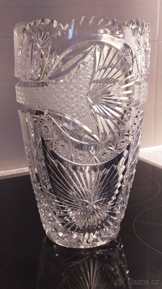 nádherná broušená váza - 4