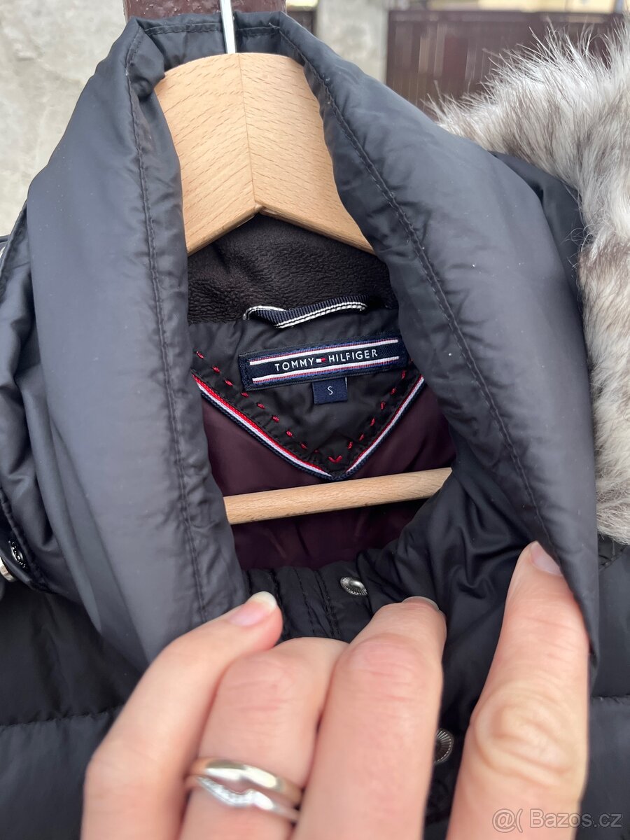 Zimni perovy kabat Tommy Hilfiger - 4